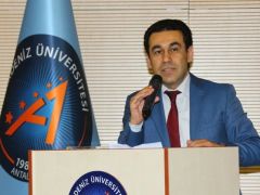 Eski dekanın profesörlüğü iptal edildi!