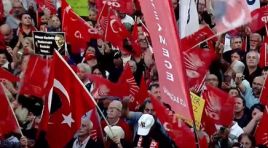 Binlerce yurttaş Esenler Cumhuriyet Meydanı’nda bir araya geldi