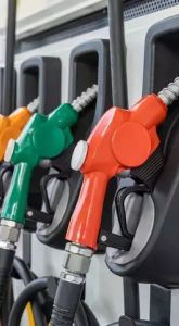 Benzine zam, gece yarısı fiyatlar güncellendi