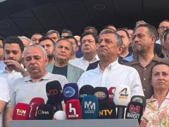 Özgür Özel’den Ferdi Zeyrek’e gözyaşları ile veda…