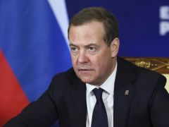 Medvedev, İsrail ile İran arasındaki gerilim küresel çatışmaya dönüşebilir