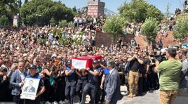Türkiye, Ferdi Zeyrek’e veda ediyor, Özgür Özel konuşurken gözyaşlarını tutamadı…