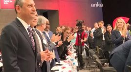Özgür Özel Berlin’de ayakta alkışlandı…