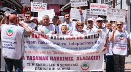 Eskişehir’de emeklilerden protesto, ”KRİZİN SORUMLUSU EMEKLİLER DEĞİL”