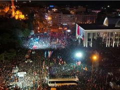 Özgür Özel, Saraçhane’de tarihi miting, ‘Direnişin başladığı yerde yine omuz omuzayız!’