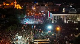Özgür Özel, Saraçhane’de tarihi miting, ‘Direnişin başladığı yerde yine omuz omuzayız!’
