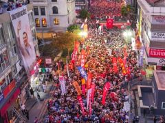 Özgür Özel’ “BU ÜLKEYİ UÇURUMDAN AŞAĞI YUVARLAMAYA HAKKIN YOK”