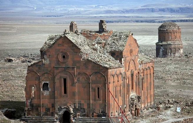 Ani Katedrali cami olarak ziyaretçilere açılacak…