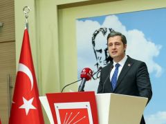 Deniz Yücel’den Ömer Çelik’e: “2 Kasım’da sandığa gelecek cesaretiniz var mı?