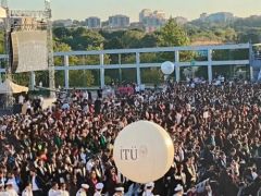 İTÜ mezuniyetinde; Öğrenciler rektöre sırtını döndü