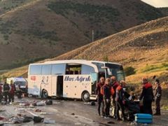 Sivas’ta yolcu otobüsü kaza yaptı…