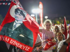 Özgür Özel “Biz kutuplaşmaya değil, kucaklaşmaya geliyoruz