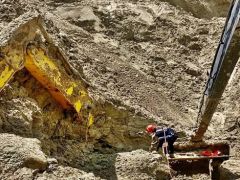 Silivri’de göçük altında kalan kepçe operatörünün cansız bedenine ulaşıldı