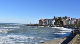 Giresun’da olumsuz koşullar nedeniyle denize girişler yasaklandı