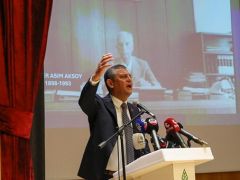 Özgür Özel, “İKTİDARIN ÖMRÜNÜN OLMADIĞI APAÇIK ORTADA”