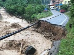 Rize’de sağanak yağış heyelana yol açtı…