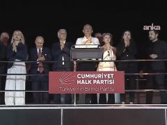 Özgür Özel, Kadıköy’de”Millet İradesine Sahip Çıkıyor”