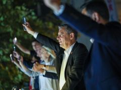 Özgür özel, “BU ÜLKENİN GELECEĞİ SİZİNLE AYDINLANACAK”