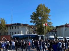 CHP Beykoz İlçe Örgütü’nden belediye önünde protesto
