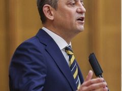 CHP lideri Özel, 3 büyük krizi yaşamaya devam ettik. Demokrasi krizi, adalet krizi, ekonomik kriz”