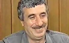 Tiyatro dünyasının efsane ismi Ahmet Gülhan hayatını kaybetti