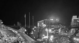 Edirne’de lastiği patlayan TIR önüne geleni ezdi!