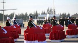 Türkiye şehitlerini uğurluyor… HAVA ÜSSÜ’NDE ASKERİ TÖREN