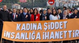 Kadınlar şiddete karşı kadınlar yine sokakları doldurdu