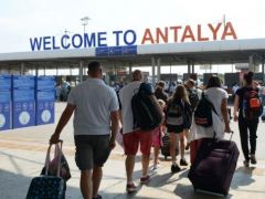 Antalya’ya Ruslar ve Almanların ardından İngiliz ve Polonyalı ziyaretçiler kenti tercih etti