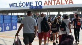 Antalya’ya Ruslar ve Almanların ardından İngiliz ve Polonyalı ziyaretçiler kenti tercih etti