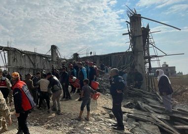 Şanlıurfa’da tek katlı inşaat çöktü!