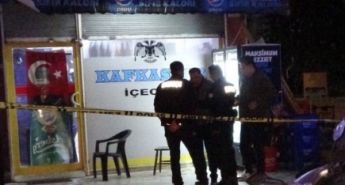 Antalya’da market sahibi tartıştığı 2 kişiyi vurdu…