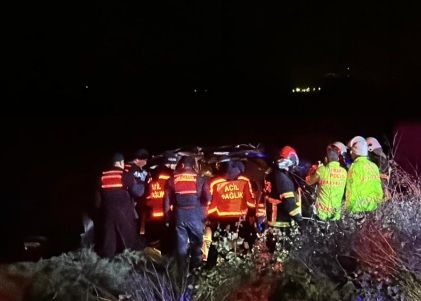 Çanakkale’de “DUR İHTARINA UYMADI, KAÇTI”KARŞI YOLDAN GELEN ARACA ÇARPTI!