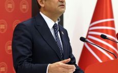 Özel, Türkiye’de fikren ve zikren iktidar ile muhalefetin yer değiştirdiğini belirtti