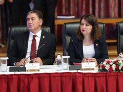 CHP, ‘süreç komisyonu’ raporunu Meclis’e sundu