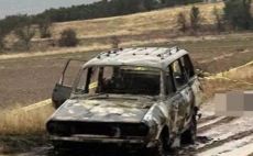 Yanan otomobilin yanında başsız erkek cesedi bulundu!