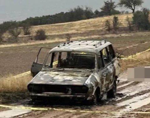Yanan otomobilin yanında başsız erkek cesedi bulundu!