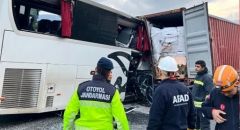 Osmaniye’de yolcu otobüsü TIR’a çarptı, Can kaybı ve yaralılar var