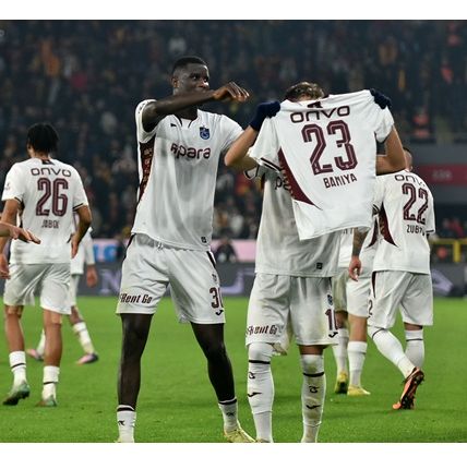 Trabzonspor deplasmanda Göztepe’yi 2-1 mağlup etti.