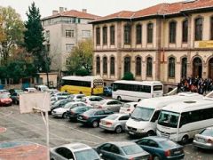 İstanbul’da 19 devlet okulunun bahçesi, ders saatleri dışında ücretli otopark