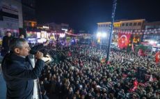 Özgür Özel,mücadeleyi büyüttükçe biz kazanacağız, kötülük kaybedecek.