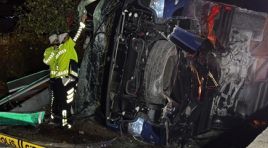 Adana’da yolcu otobüsü devrildi…