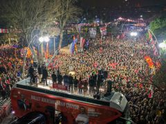 Özgür Özel“MİLLETİN EKMEĞİYLE OYNAYANLAR, BUNUN HESABINI SANDIKTA VERECEKLER”