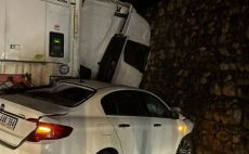 Burdur’da 2 otomobil ve TIR çarpıştı!