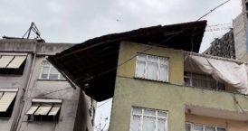 İstanbul’da fırtına, Bazı binaların çatıları uçtu