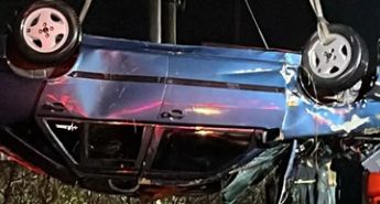 Kocaeli’de otomobil çaya düştü…