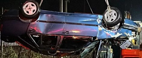 Kocaeli’de otomobil çaya düştü…