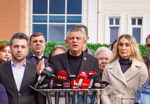 Özgür Özel, henüz iddianamesi yazılmayan tutuklu belediye başkanları hakkında açıklamalarda bulundu