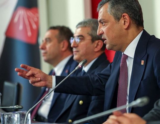 Özgür Özel: ‘Emekli bu yılı nasıl geçirsin?’