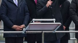 Özgür Özel,”20 BİN LİRAYLA GEÇİNİRLER’ DİYORLAR”